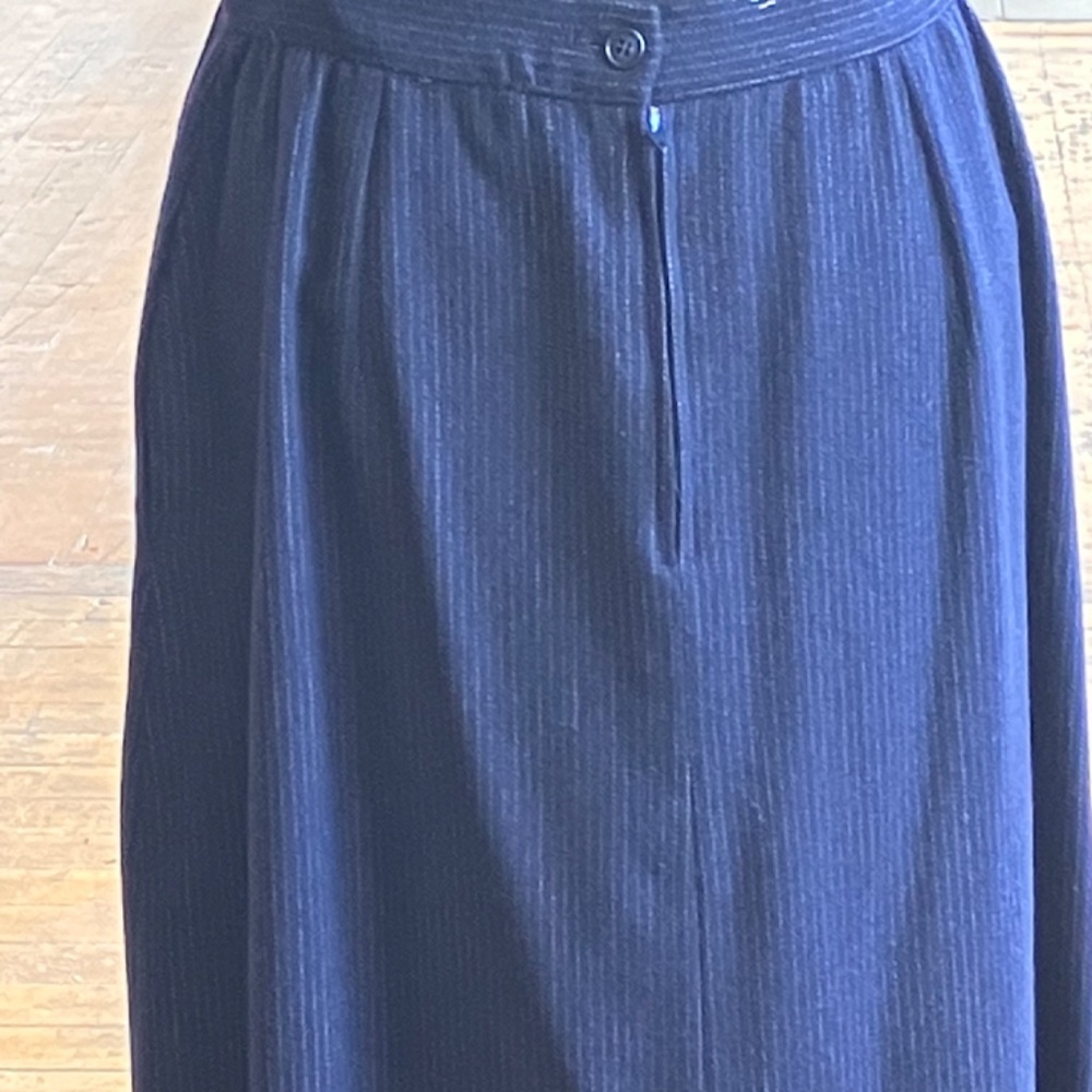 Vintage navy pinstriped skirt suit - Picture 11 of 14